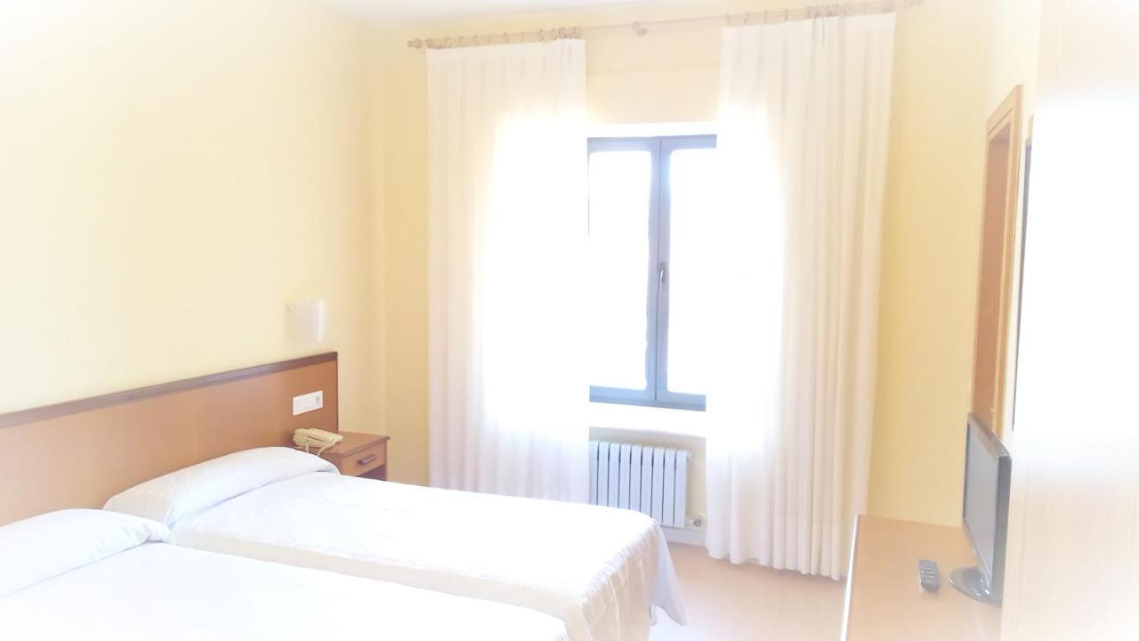 Hotel Balneario De Retortillo Номер фото